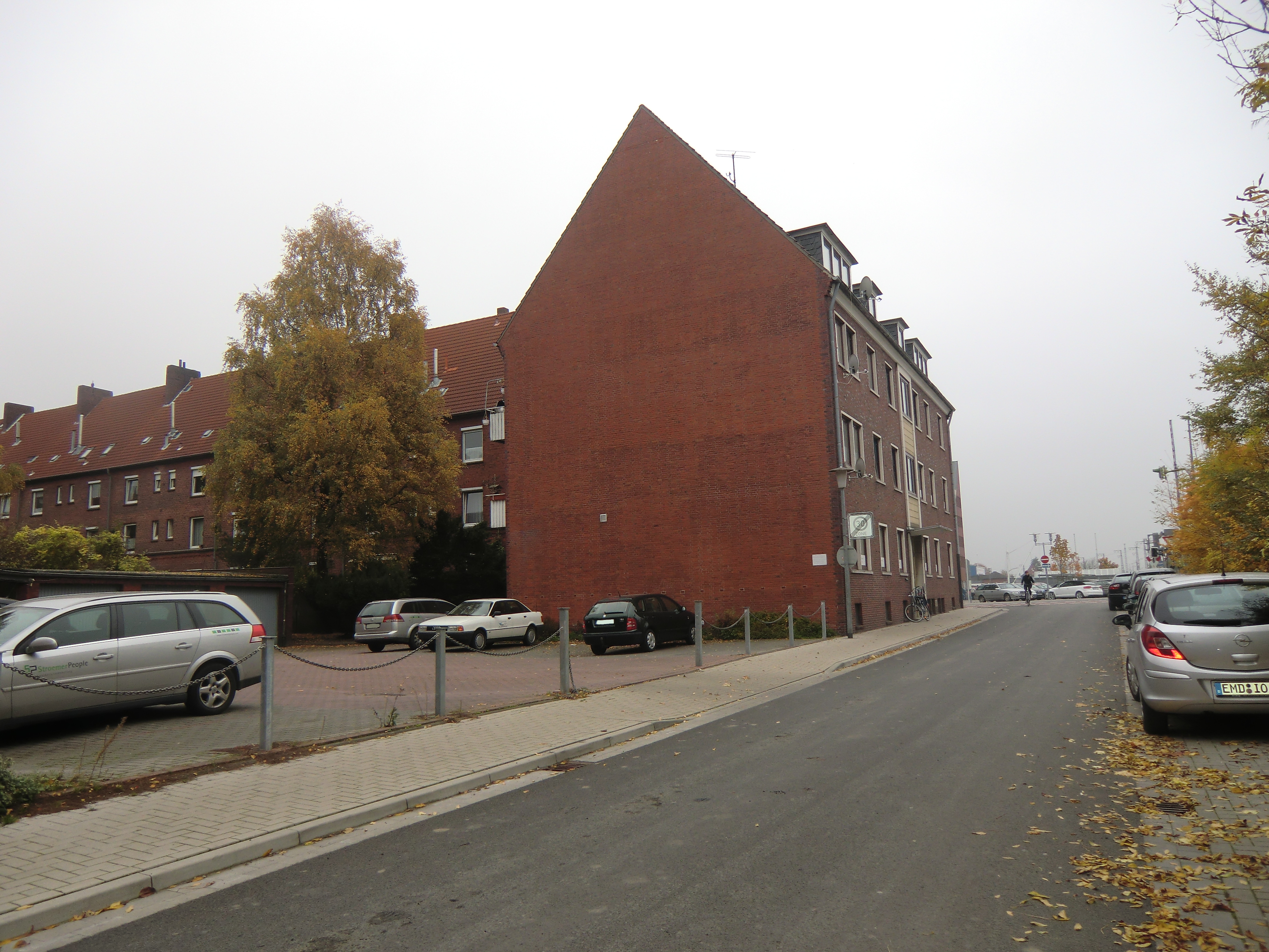 Farbfoto: Die Fürbringerstraße in Emden im Oktober des Jahres 2012. Foto: Erwin Thomasius