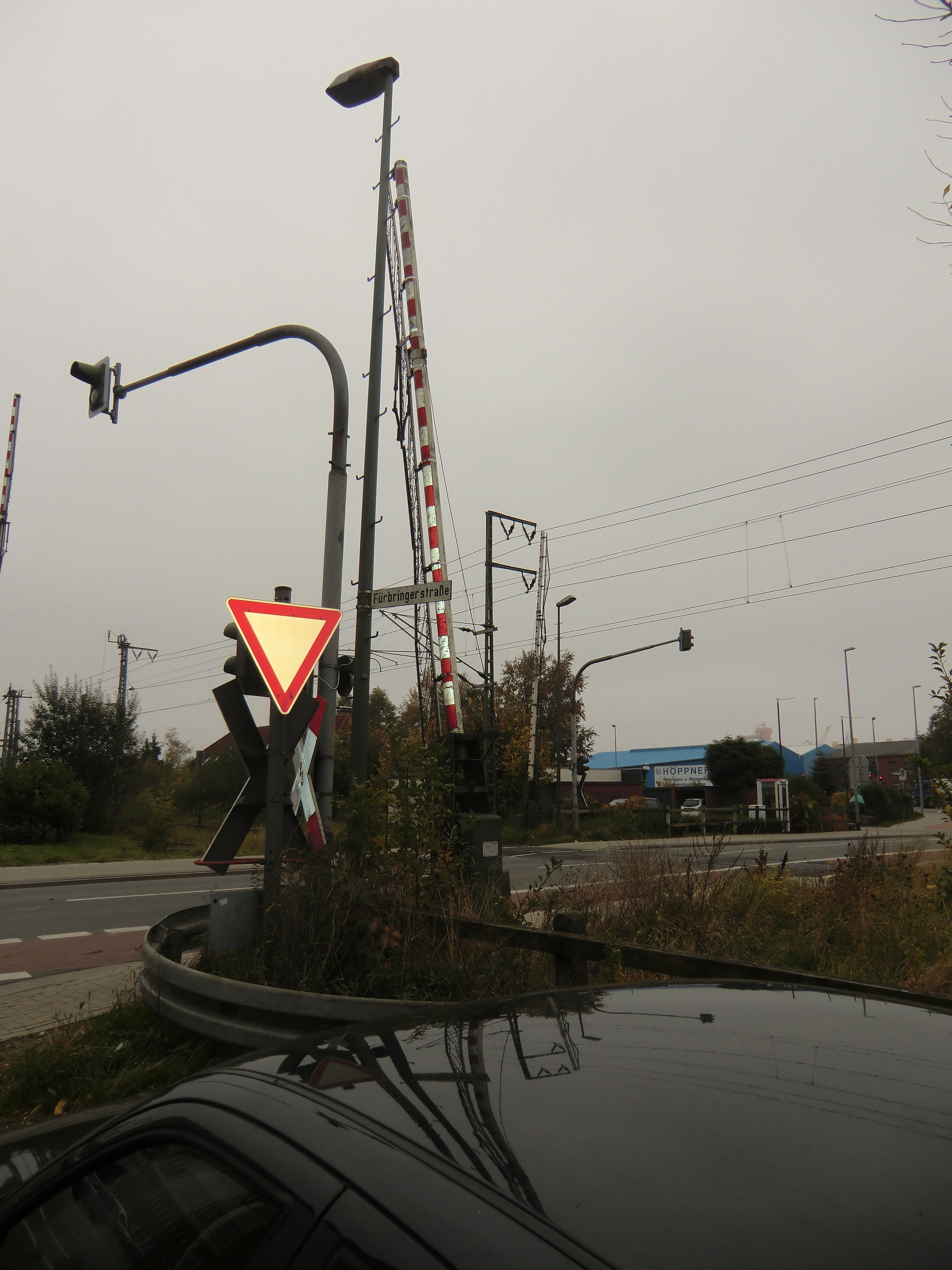 Farbfoto: Straßenschild von der Fürbringerstraße in Emden im Oktober des Jahres 2012. Foto: Erwin Thomasius.