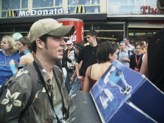 Auf dem Hardenbergplatz am 21.07.2001 während der Love Parade